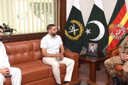 Army Chief Meets Mma Champion Shahzaib Lindh And Boxer Amir