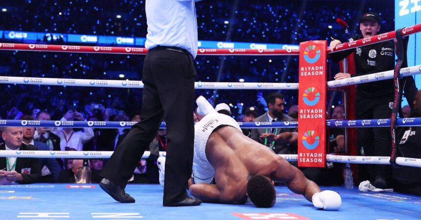 Daniel Dubois Defeats Anthony Joshua With A Fifth Round Knockout To