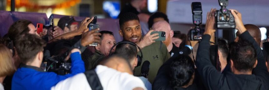 Joshua And Dubois Display Confidence During Their Grand Arrival In